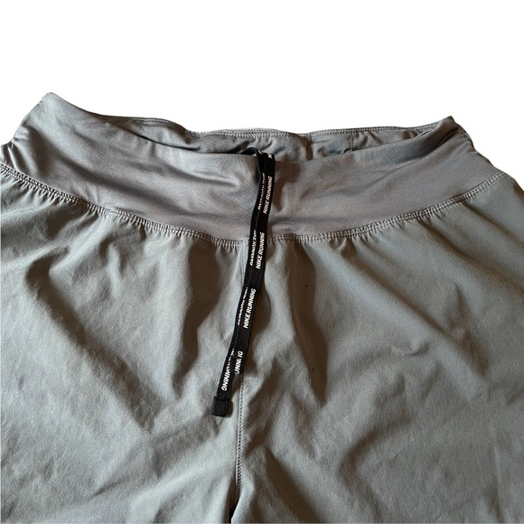 NIKE Women's 3" Eclipse Running Shorts Gray Medium Tie Waist Built In Underwear - Picture 3 of 9